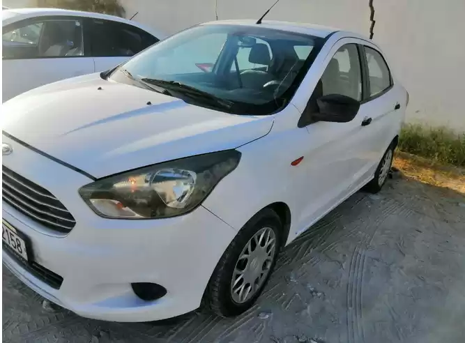 Gebraucht Ford Unspecified Zu vermieten in Doha #5176 - 1  image 